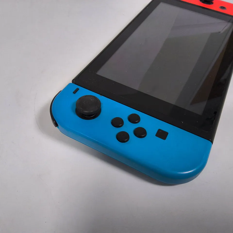 UNBOXED NINTENDO SWITCH HAC-001 HANDHELD GAMING CONSOLE