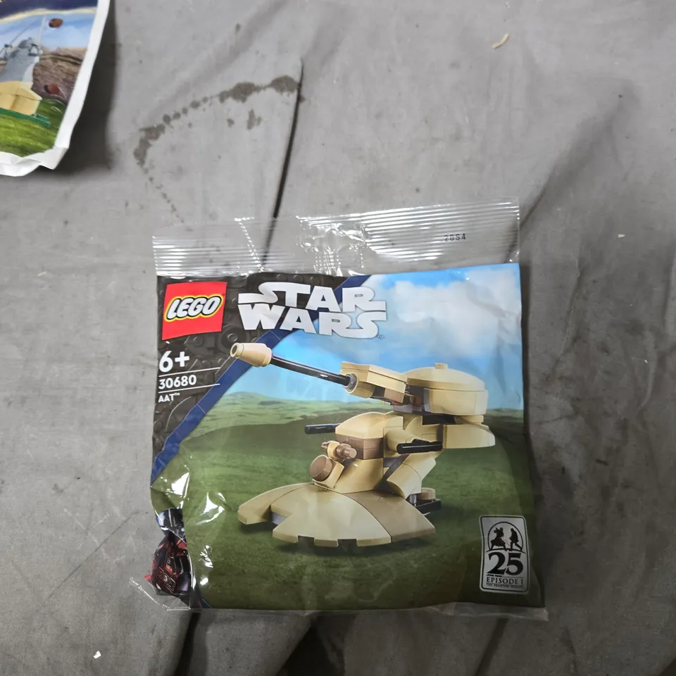 SET OF 3 BAGS OF LEGO INCLUDING  HARRY POTTER QUIDDITCH PRACTICE 30706 POLYBAG + LEGO STAR WARS AAT 30680 POLYBAG