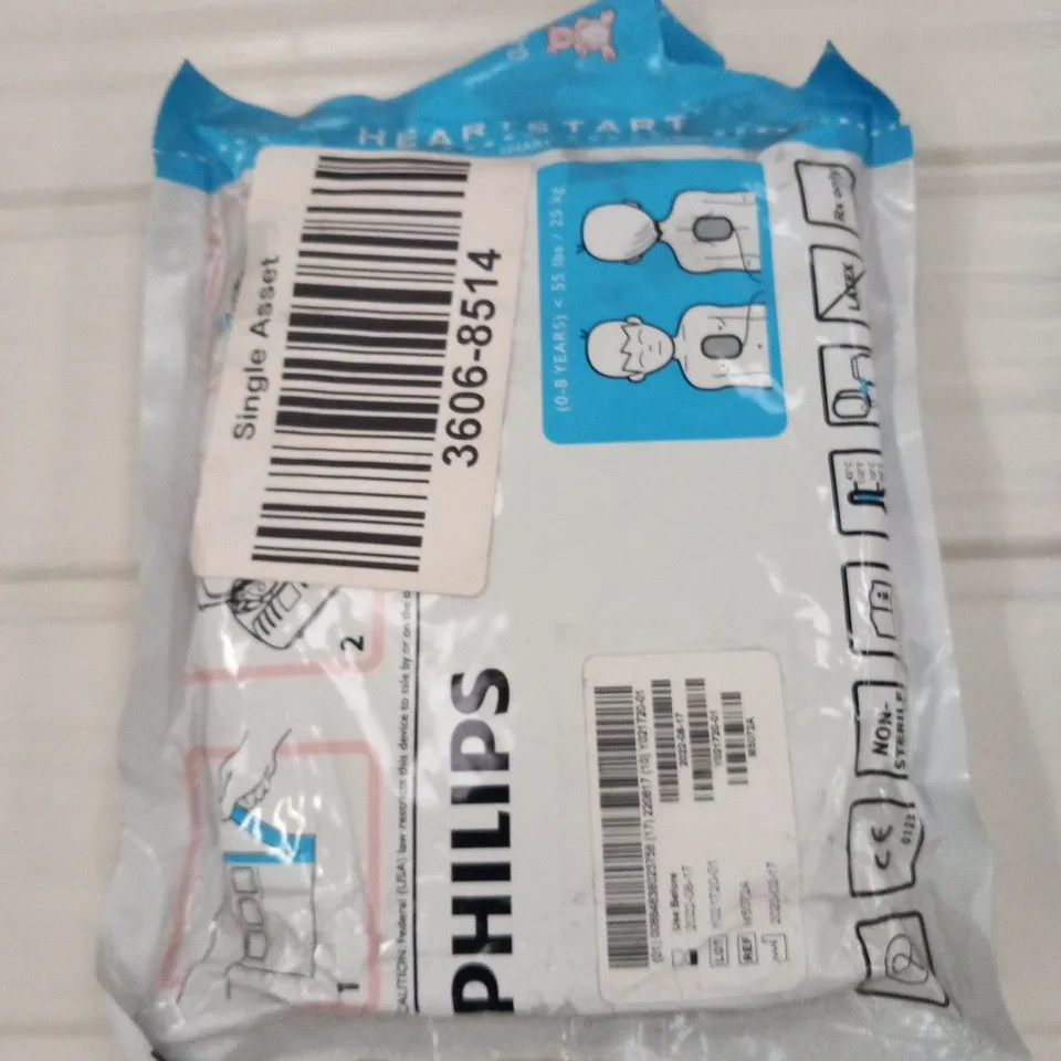 APPROXIMATELY 10 BRAND NEW BOXED PHILIPS HEARTSTART INFANT/CHILD SMART PADS CARTRIDGE