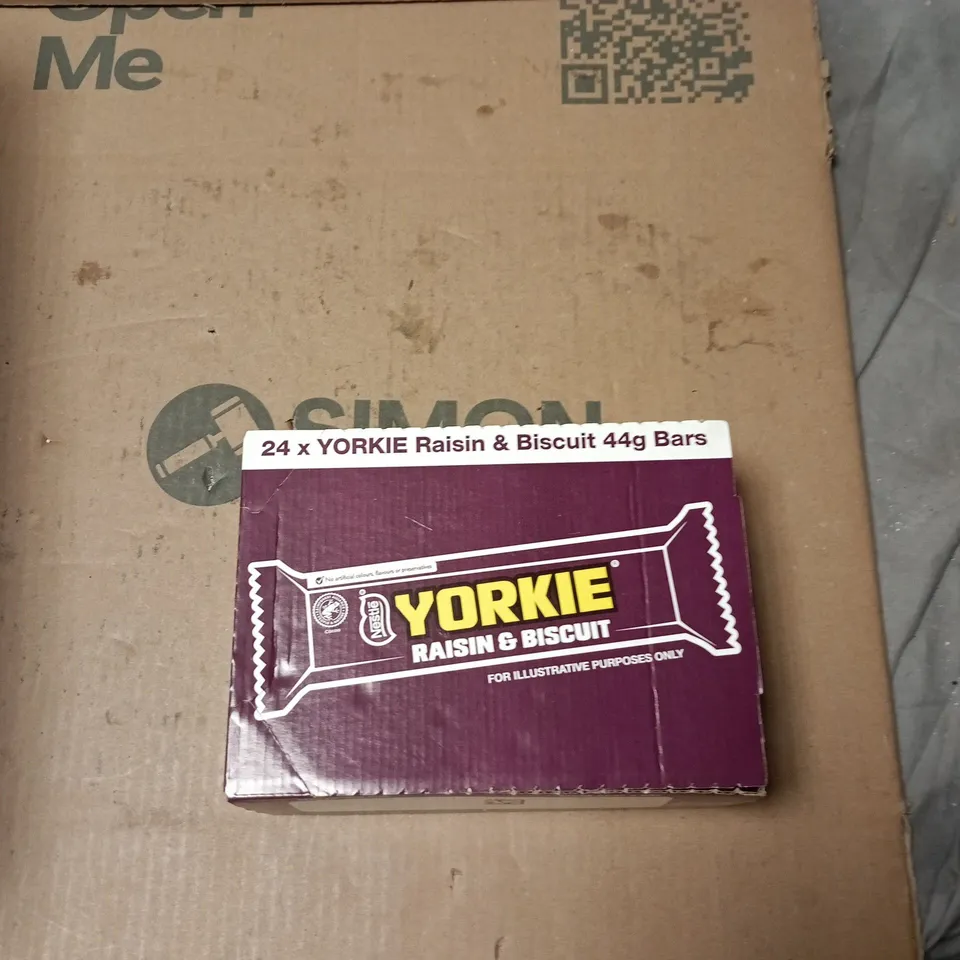 YORKIE RAISIN & BISCUIT CHOCOLATE BARS – 24 X 44G 04:2026