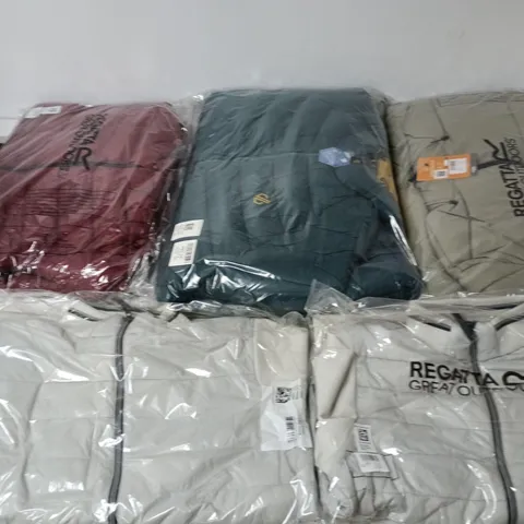 APPROXIMATELY 7 ASSORTED BRAND NEW REGATTA/DARE2B CLOTHING ITEMS IN VARIOUS SIZES, STYLES & COLOURS TO INCLUDE MARSHGRAVE, TORREK PD JK, BRENNON HYBRID, ETC