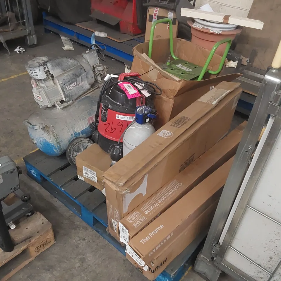 PALLET OF ASSORTED ITEMS INCLUDING: MACHINERY, FURNITURE PARTS, CATERING EQUIPMENT ECT