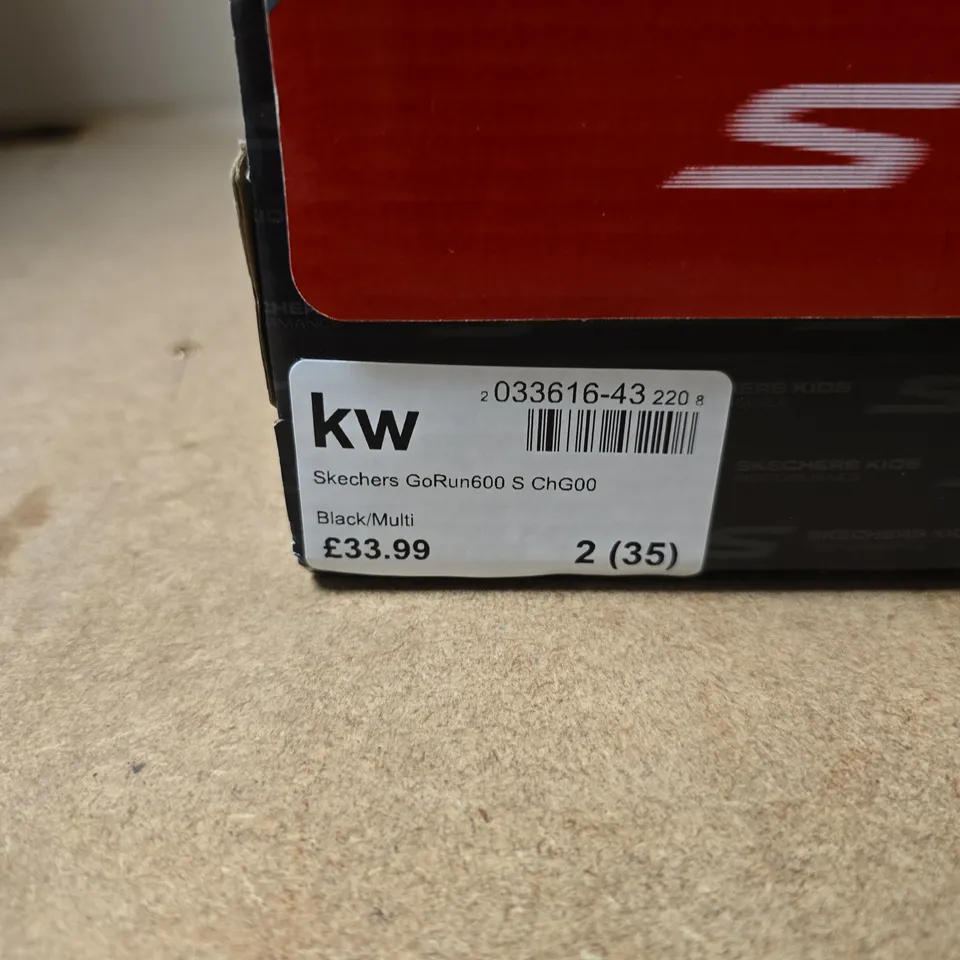 SKECHERS GO RUN 600 KIDS BLACK/MULTI SIZE 2 BOXED
