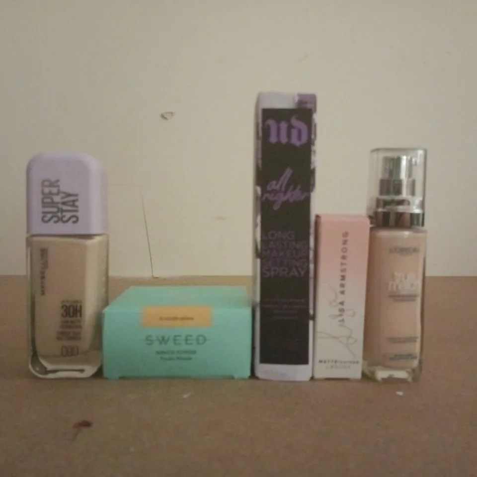 APPROXIMATELY 20 ASSORTED COSMETIC ITEMS TO INCLUDE LISA ARMSTRONG, L'ORÉAL, ETC - COLLECTION ONLY