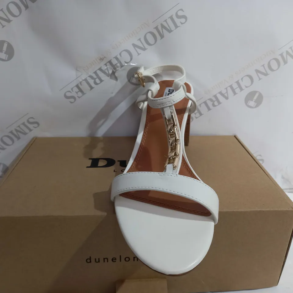 BOXED DUNE JUST HARDWARE DETAIL BLOCK HEEL SANDALS, WHITE, UK 7