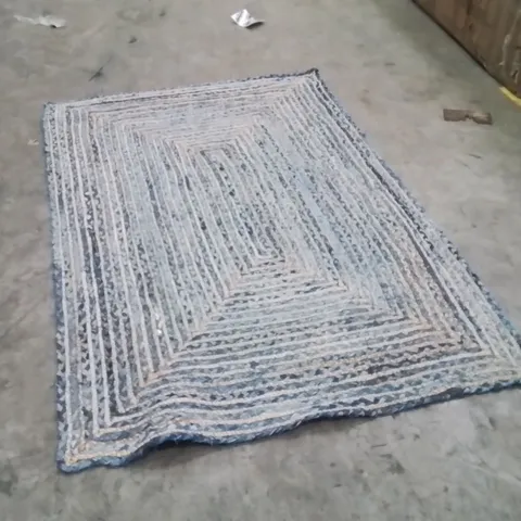 QUALITY DESIGNER AREA RUG - APPROXIMATELY 183X122CM