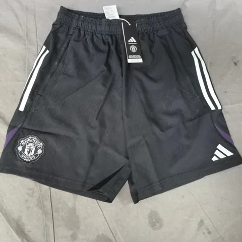 ADIDAS MANCHESTER UNITED SHORTS IN BLACK SIZE MEDIUM