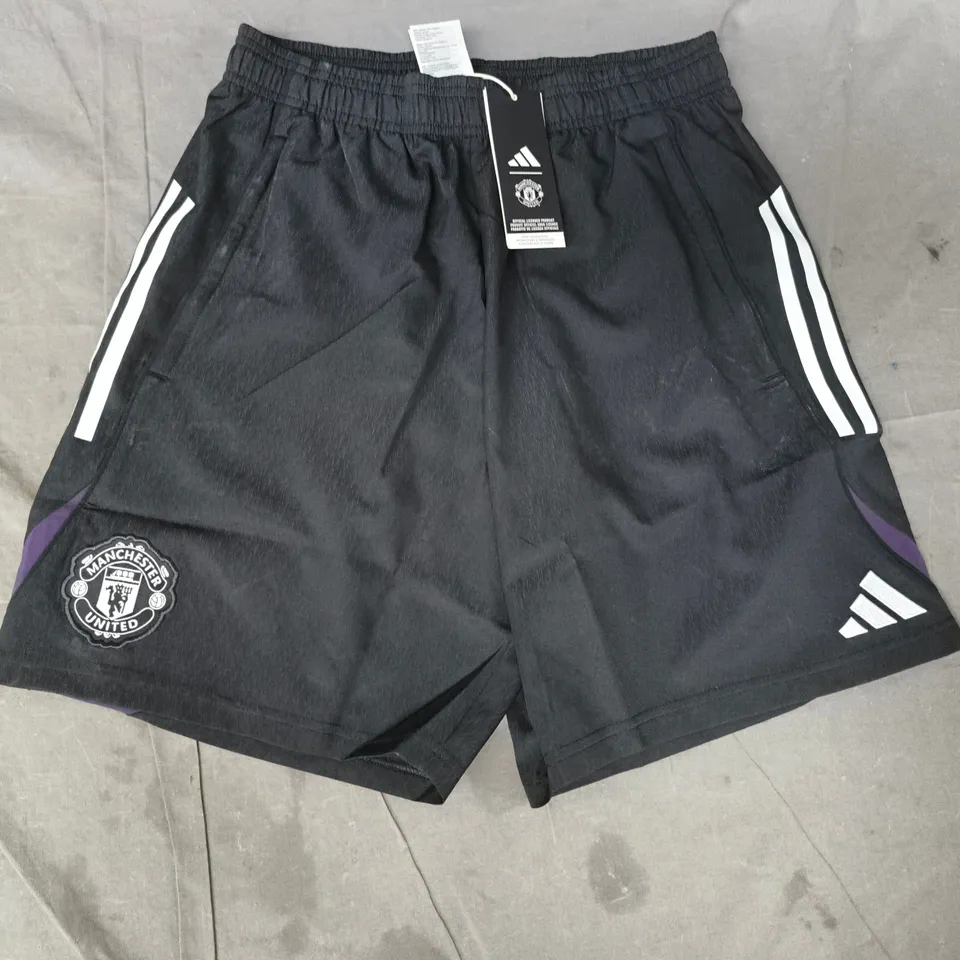 ADIDAS MANCHESTER UNITED SHORTS IN BLACK SIZE MEDIUM