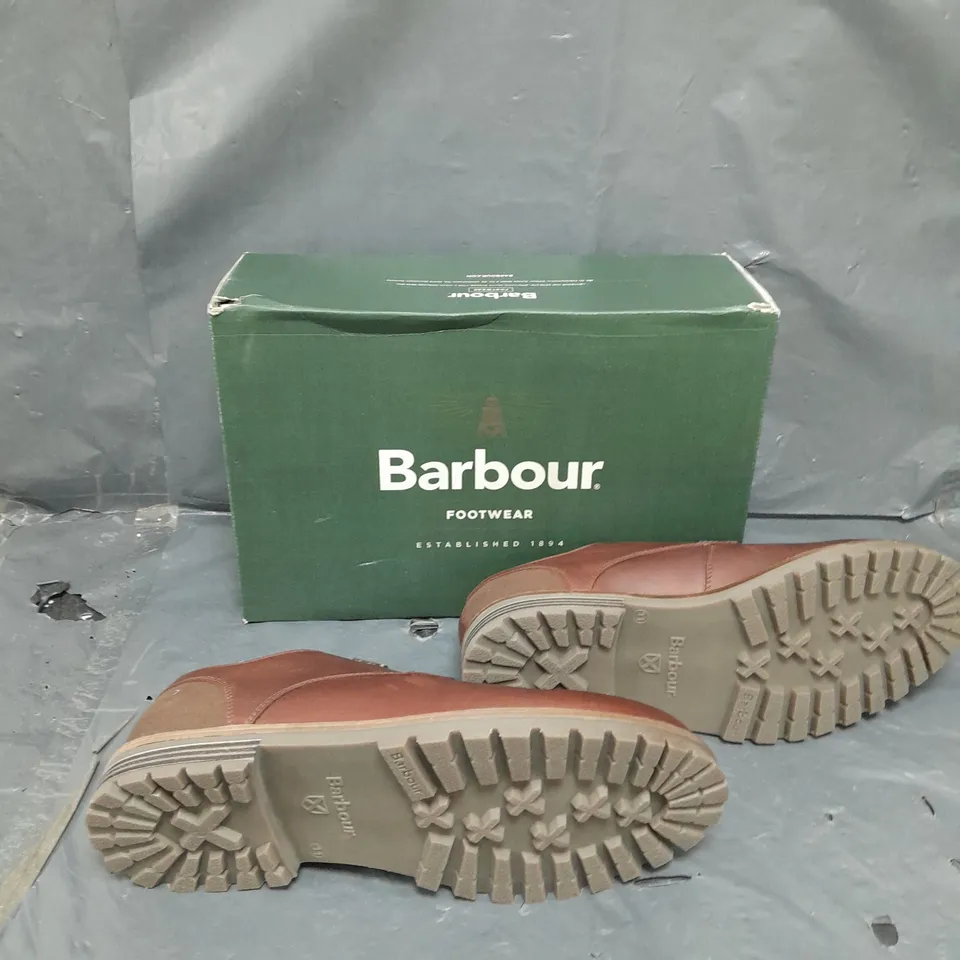 BOXED PAIR OF BARBOUR SANDSTONE MAHOGANY UK 11 