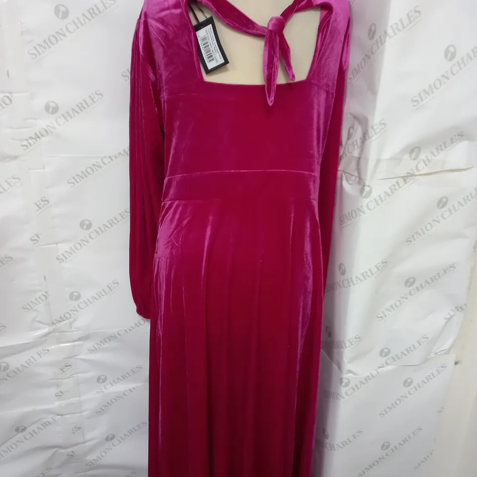 POUR MOI CHARLOTTE TIE BACK STRETCH VELVET DRESS IN MAGENTA SIZE 16
