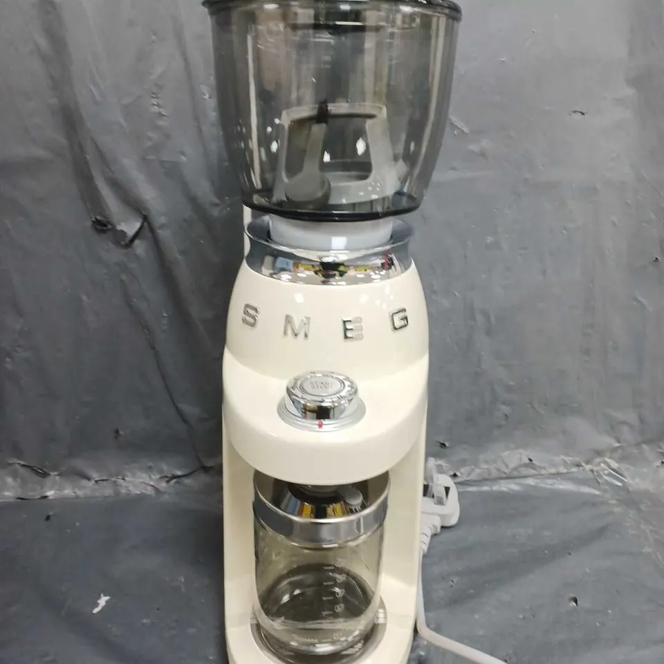 SMEG CGF11 50’S STYLE COFFEE GRINDER - CREAM