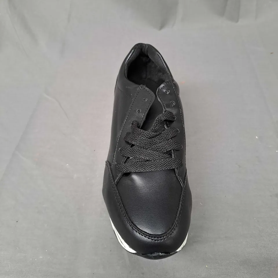 BOX OF APPROXIMATELY 12 PAIRS OF PLATFORM TRAINERS IN BLACK/WHITE - VARIOUS SIZES