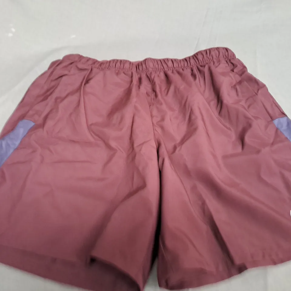 NIKE DRI-FIT MAROON SHORTS - MEDIUM