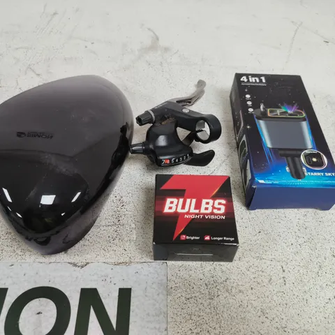 APPROXIMATELY 10 ASSORTED VEHICLE PARTS/ACCESSORIES TO INCLUDE CHARGER, BULBS, MIRROR CASING ETC