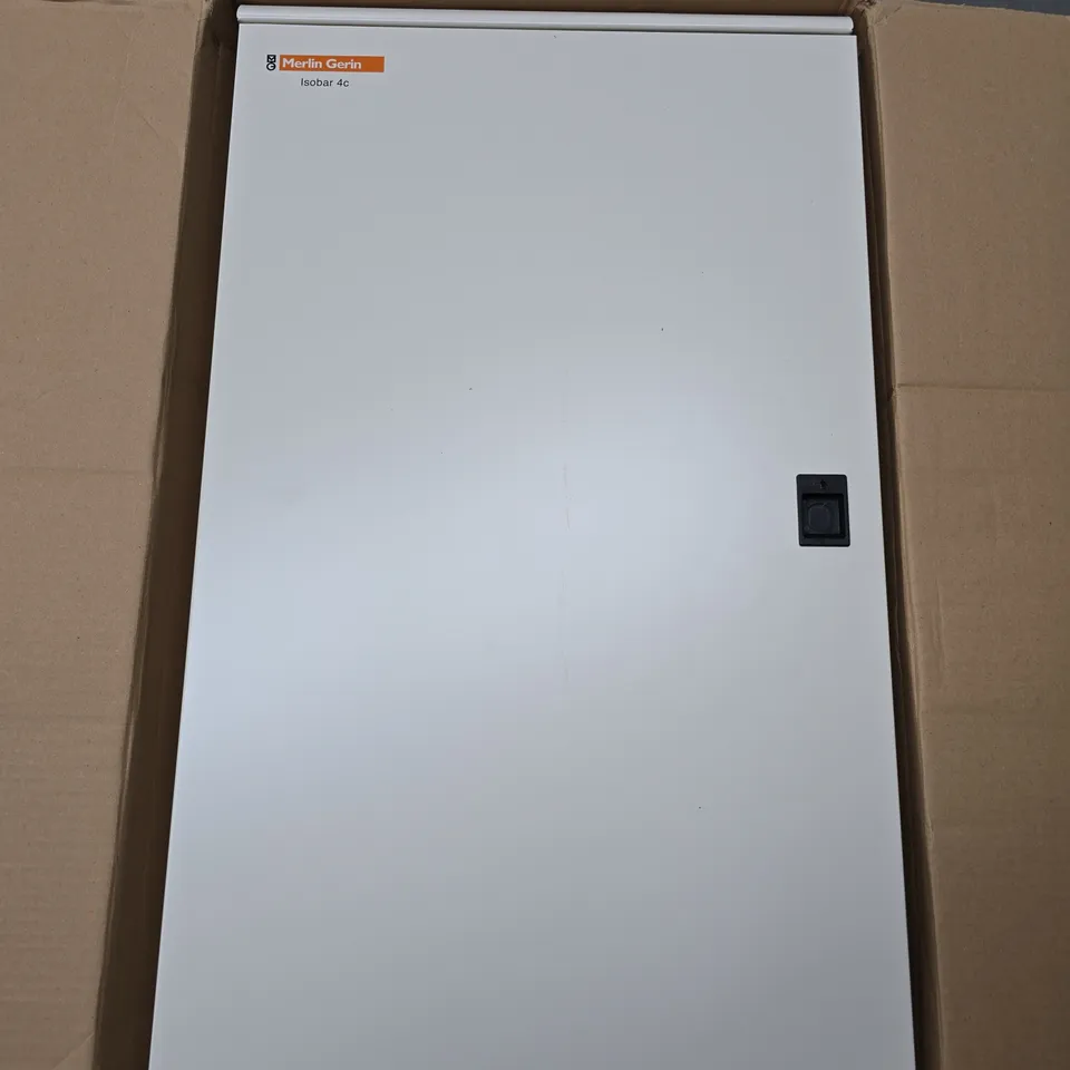 BOXED MERLIN GERIN 16 WAY DISTRIBUTION BOARD 