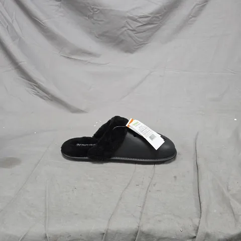 CROCS CLASSIC FUZZ SLIPPERS – BLACK UK 10