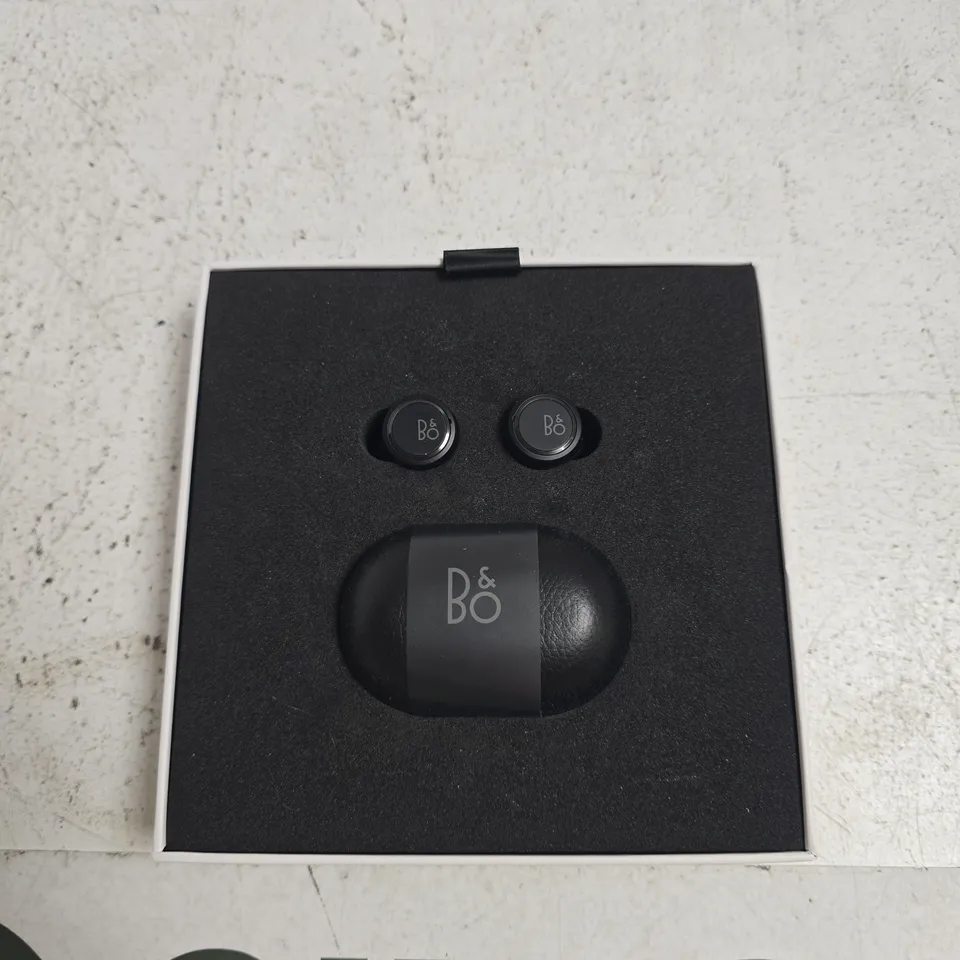 BANG & OLUFSEN BEOPLAY E8 3RD GENERATION WIRELESS EARBUDS – CASE & TIPS