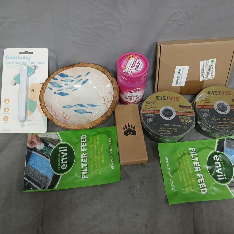 APPROXIMATELY 12 ASSORTED HOUSEHOLD ITEMS TO INCLUDE CISIVIS CUTTING WHEEL, ASTRO SCENT BOOSTERS, ENVII FILTER FEED, ETC
