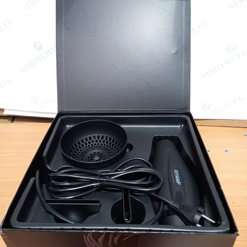 REVAMP PROGLOSS 5500 AC PROFRESSIONAL 2400W DRYER