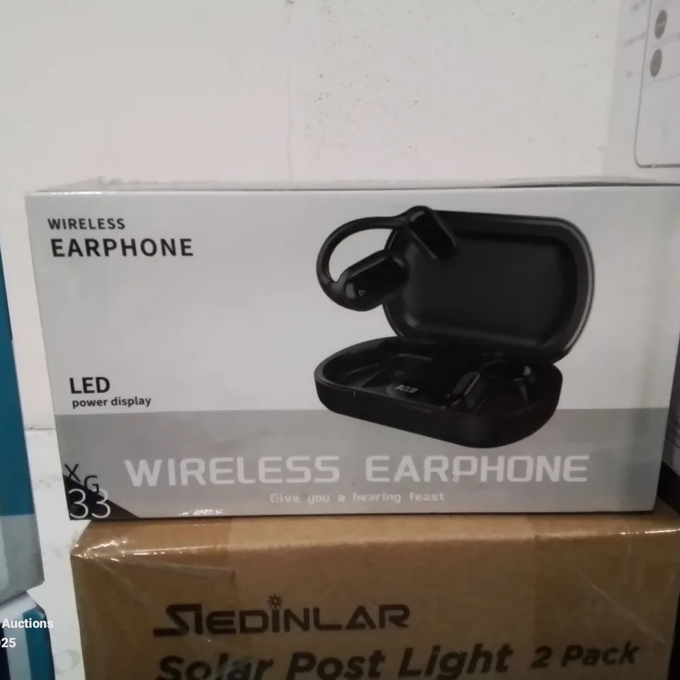 BOX CONTAINING LARGE AMOUNT OF BOXED ELECTRICAL ITEMS TO INCLUDE: SOME HEADPHONES, TONER CARTRIDGES, WIRELESS GAMING CONTROLLER, EARPHONES, LED WAX CANDLE LIGHTS, PHONE CASES ETC.