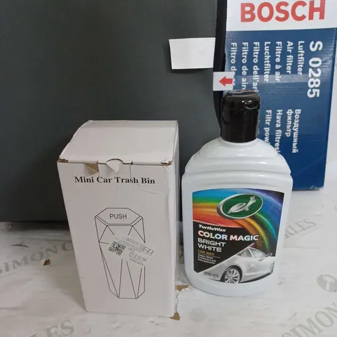 NOX OF ASSORTED CAR ITEMS TO INCLUDE - BABY SEAT - AIR FILTER - TURTLE WAX / COLLECTION ONLY