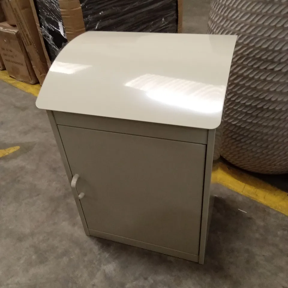 STOWE PARCEL BOX CLAY