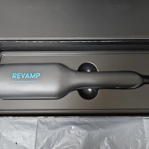 BOXED REVAMP PROGLOSS 2 IN 1 BEACH AND VOLUME WAVER WV-3000