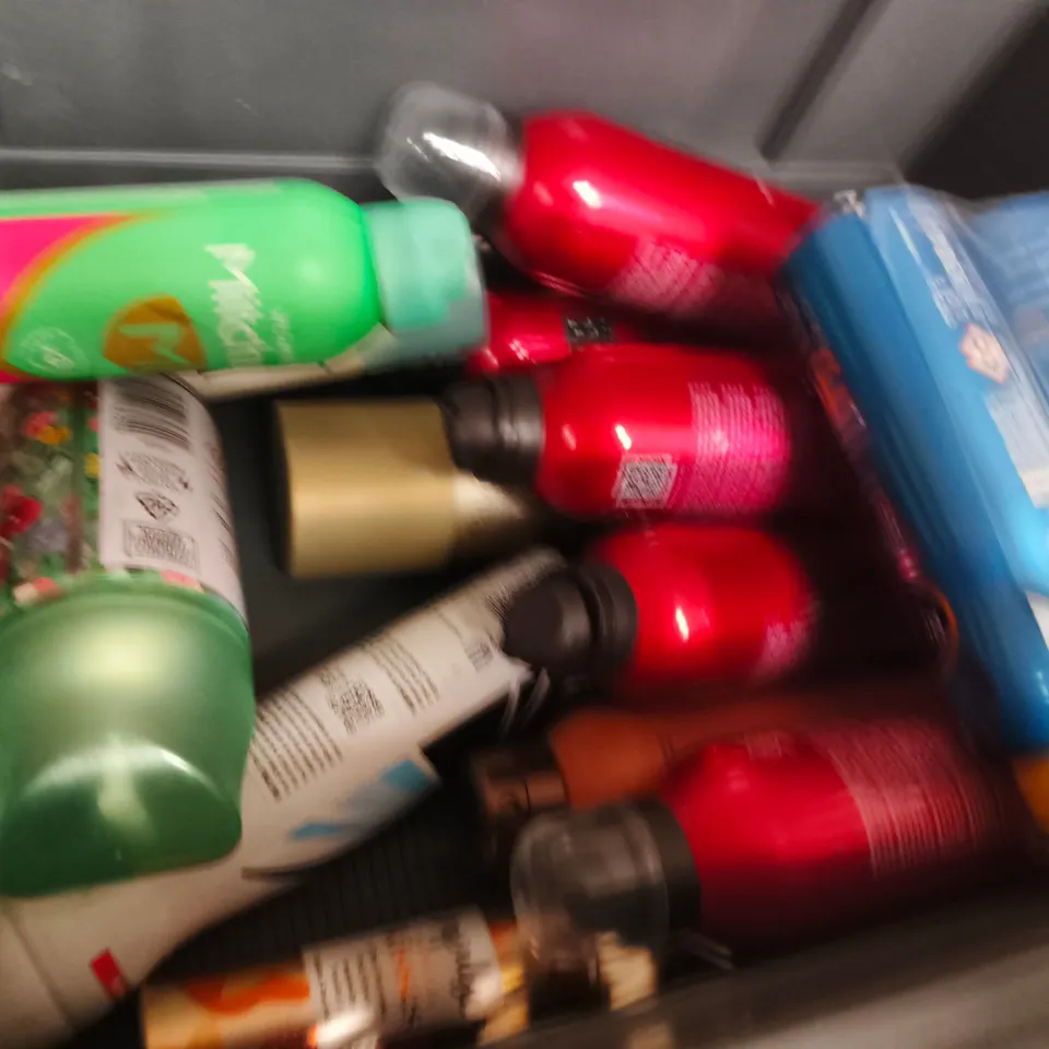 APPROXIMATELY 15 ASSORTED AEROSOLS TO INCLUDE RITUALS , SOAP AND GLORY AND SHOWER FOAM 