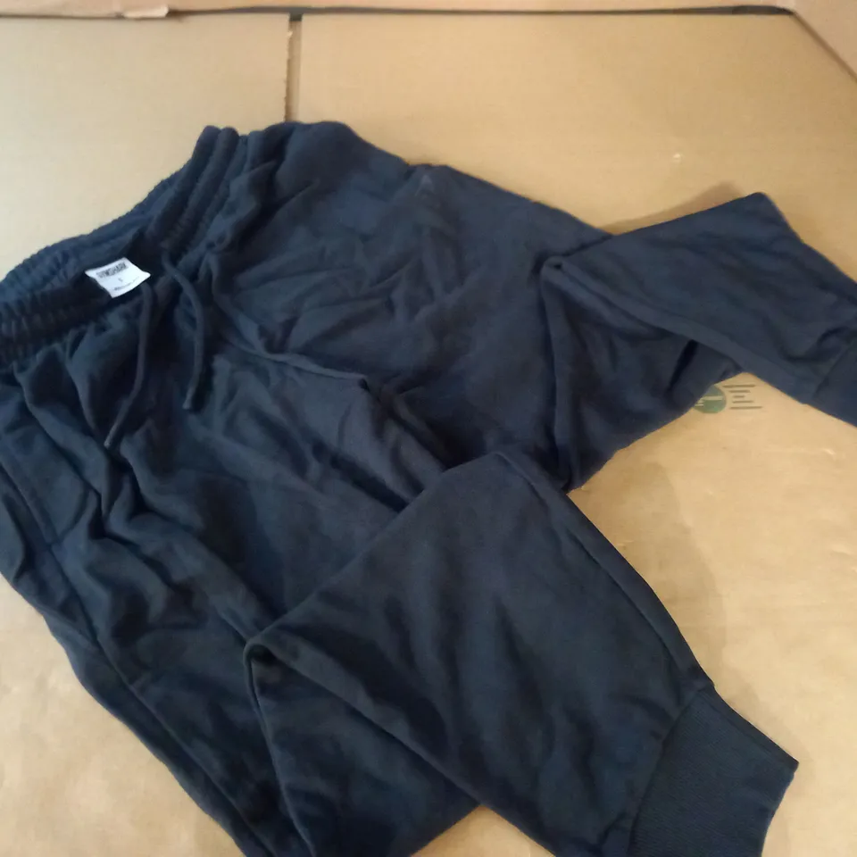 GYMSHARK BLACK JOGGERS - S