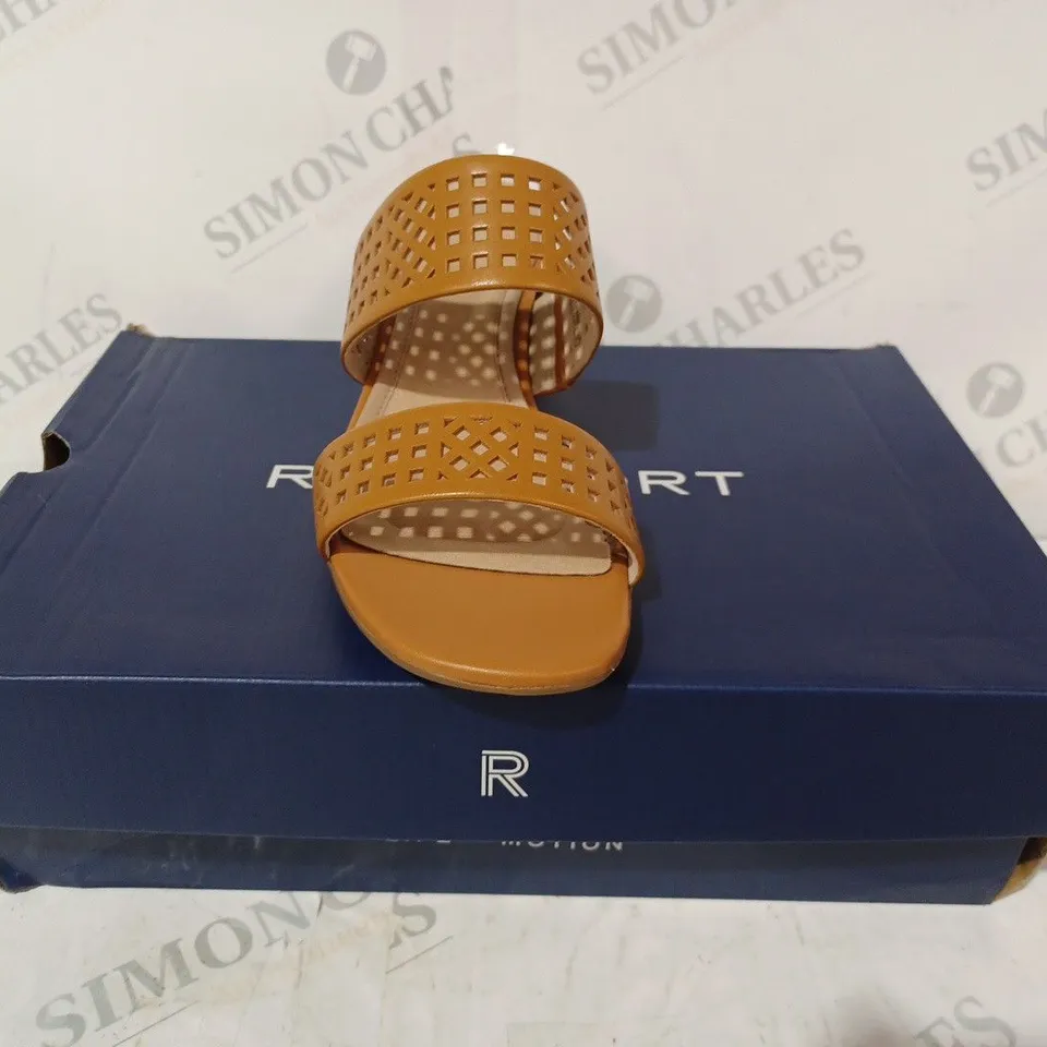 BOXED PAIR OF ROCKPORT TOTAL MOTION ALAINA MULE HEELED SANDALS IN TAN UK SIZE 5