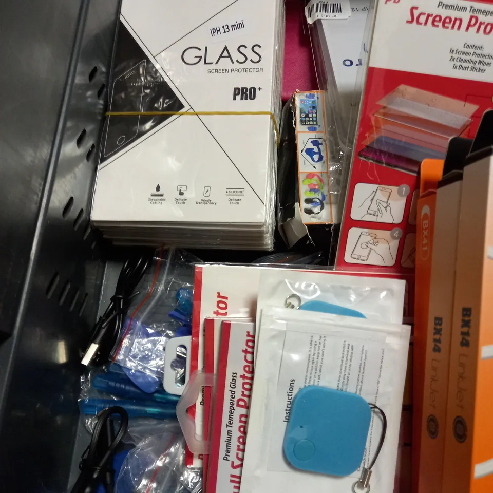 ASSORTMENT OF MOBILE PHONE ACCESSORIES APPROX. 25 ITEMS 