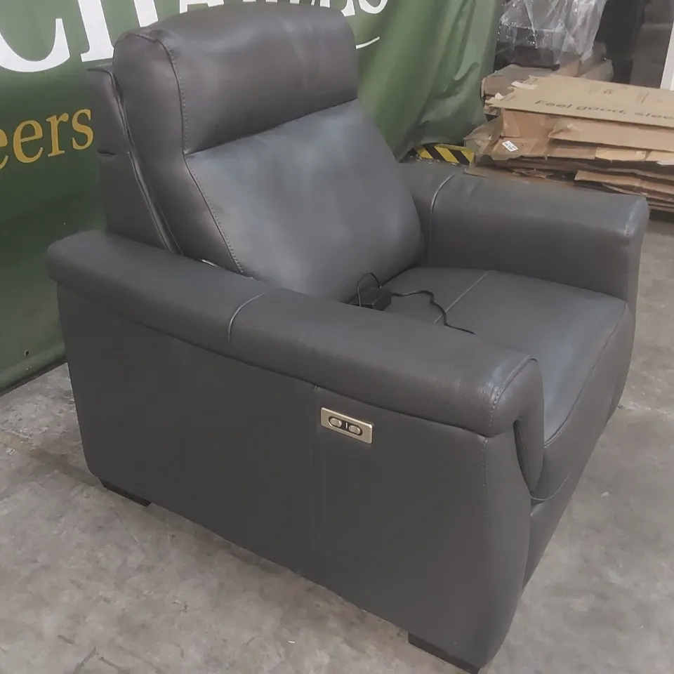 QUALITY DESIGNER ITALIAN MADE LEATHER UPHOLSTERED ADRIANO ELECTRIC RECLINER