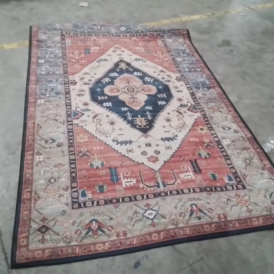 QUALITY DESIGNER AREA RUG - APPROXIMATELY 240X150CM