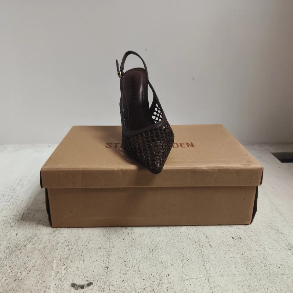 BOXED PAIR OF STEVE MADDEN POINTED TOE STILETTO HEELS IN CHOCOLATE SIZE UK 7.5