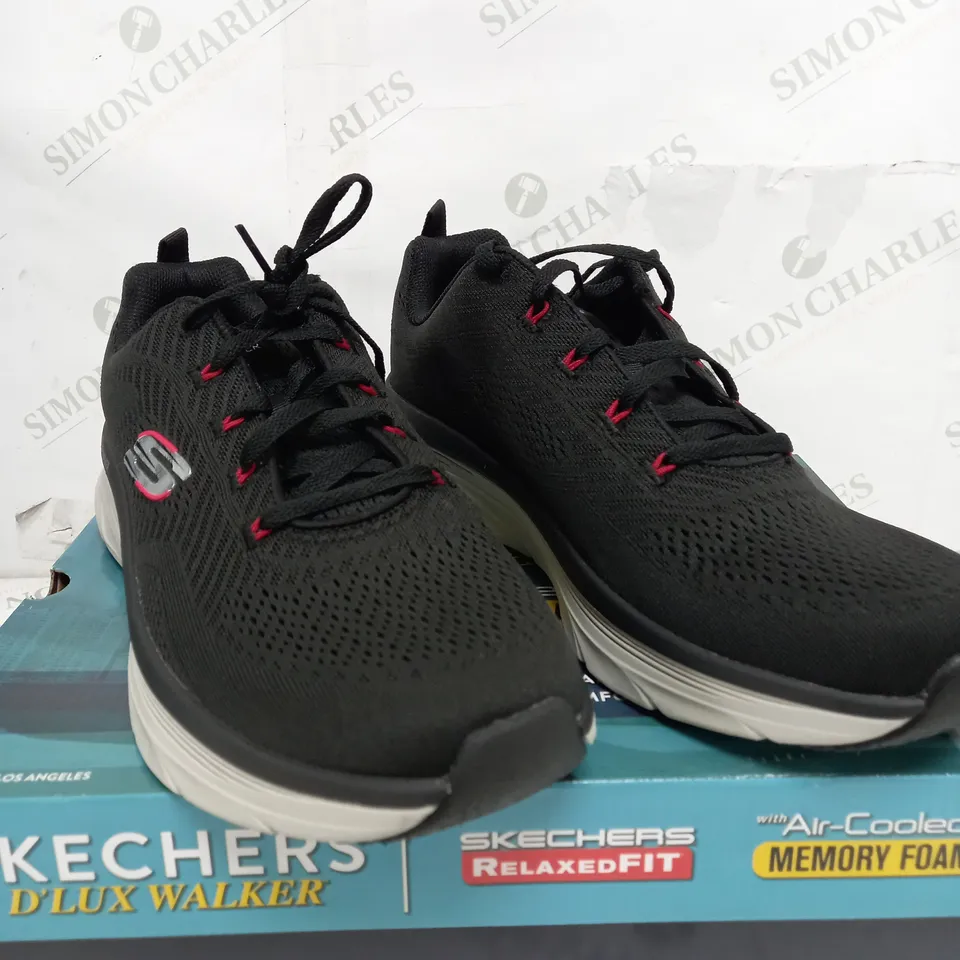 BOXED SKETCHERS D'LUX WALKER MEMORY FOAM IN BLACK - SIZE 10