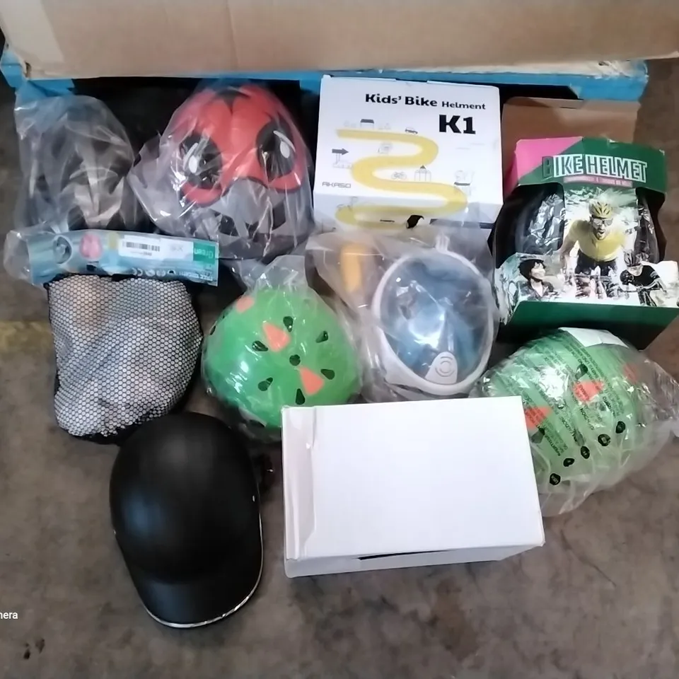 PALLET OF ASSORTED ITEMS INCLUDING BESAN BIKE HELMET, FREE BREATH FULL DRY SNORKELING MASK, AKASO K1 KIDS BIKE HELMET, IOUTDOOR BIKE HELMET, KIDS DINOSAUR BIKE HELMET, O'SHOW