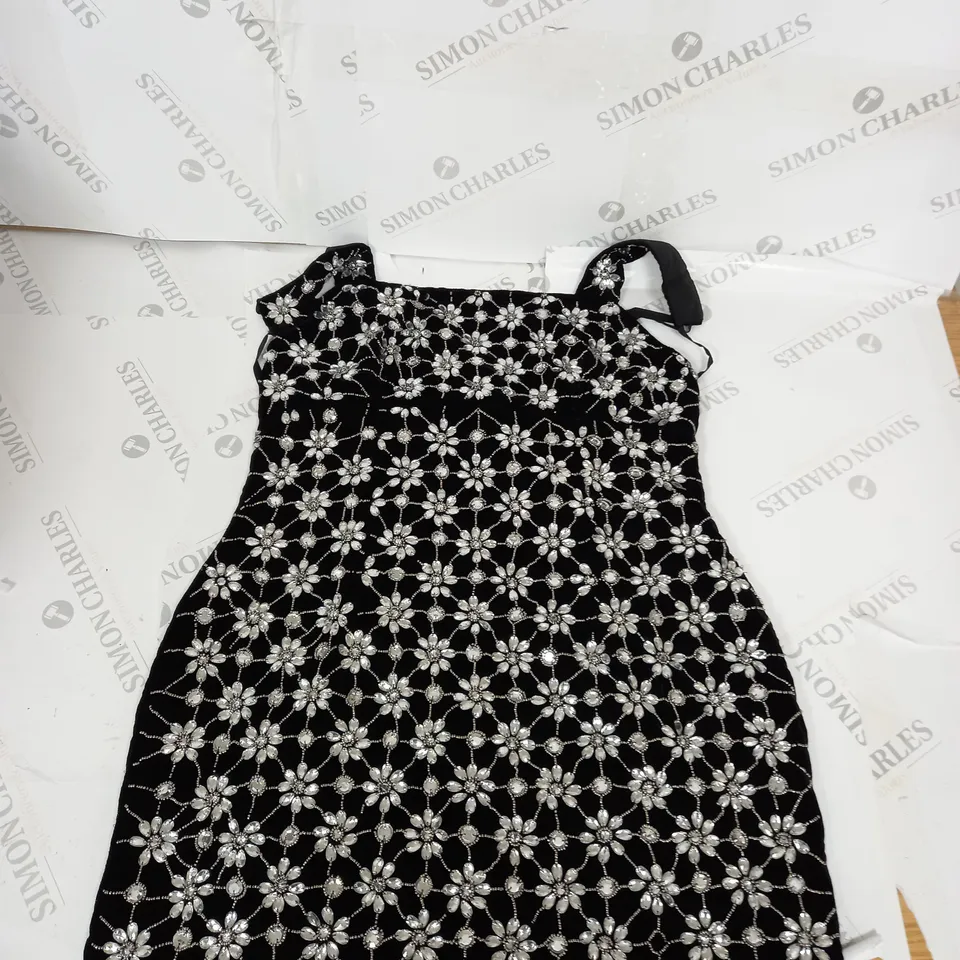ASOS DIAMANTE FLORAL PATTERN OCCASSIONAL DRESS SIZE UNSPECIFIED
