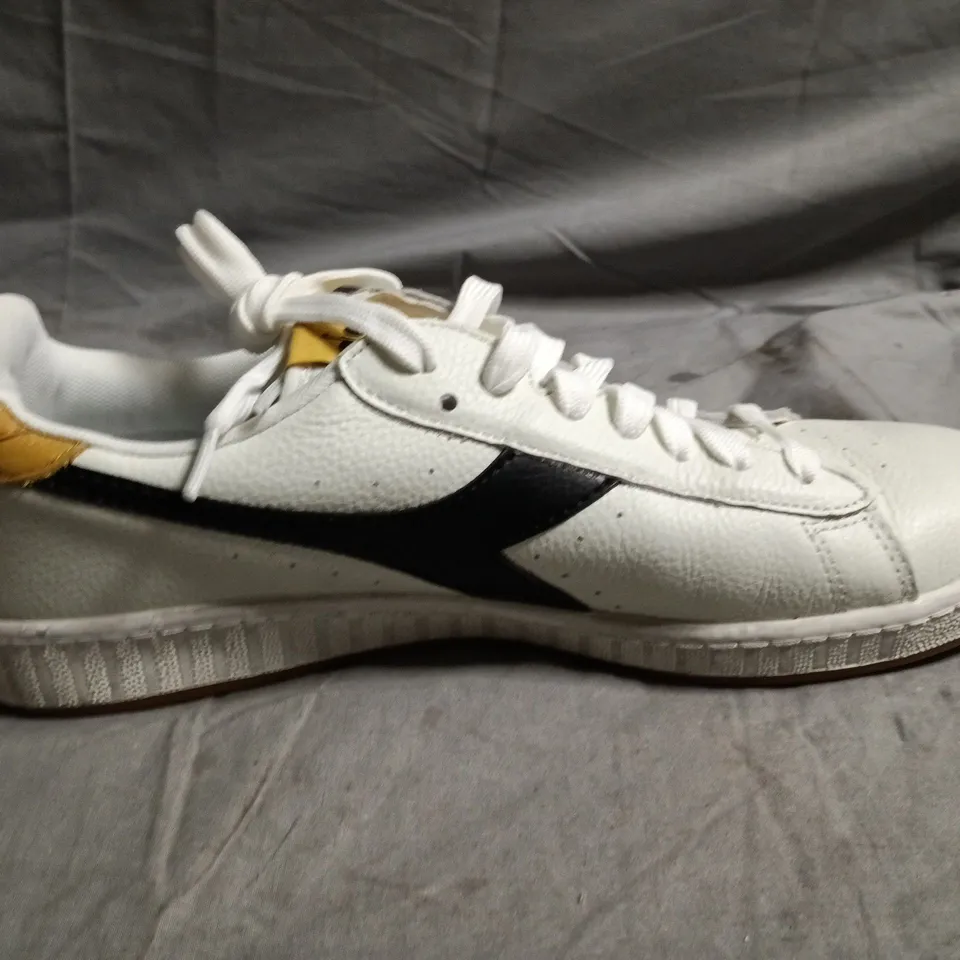 DIADORA WHITE LEATHER SNEAKERS WITH BLACK SIDE STRIPE AND YELLOW HEEL PATCH (MEN'S) - UK 8.5