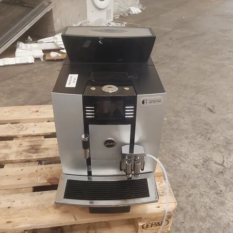JURA GIGA COMMERCIAL COFFEE MACHINE
