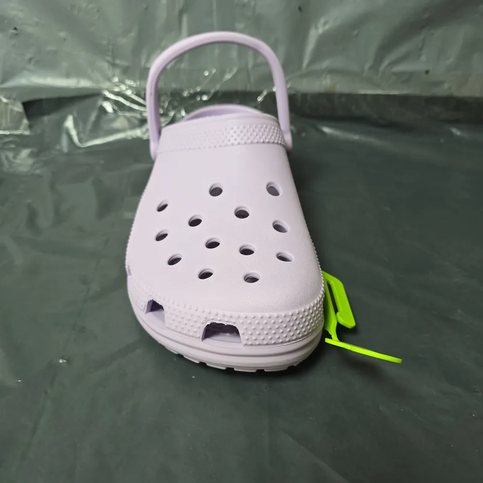 CROCS CLASSICS SANDALS - LIGHT PUPLE - SIZE M9 W10