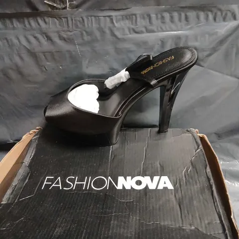 FASHION NOVA MEGHAN BLACK HEELED SANDALS – SIZE 8