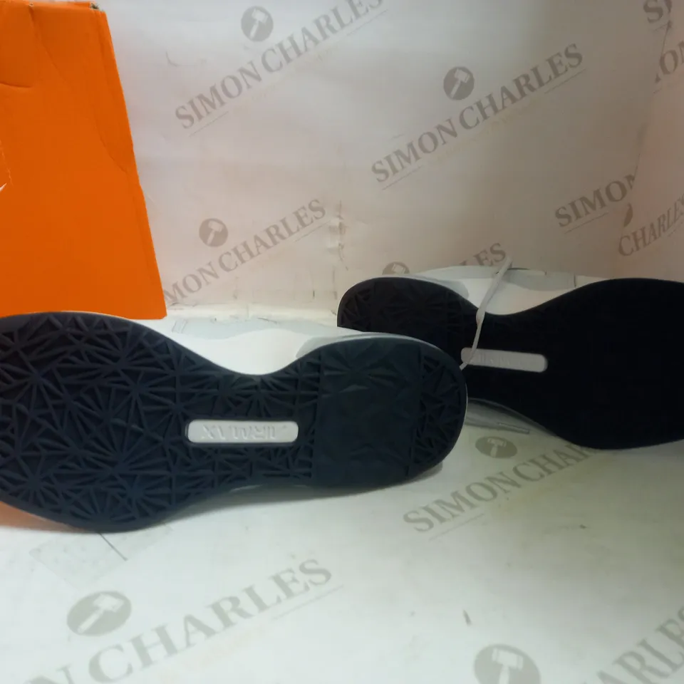 NIKE AIRMAX BELLA TR 5 - UK 5.5 