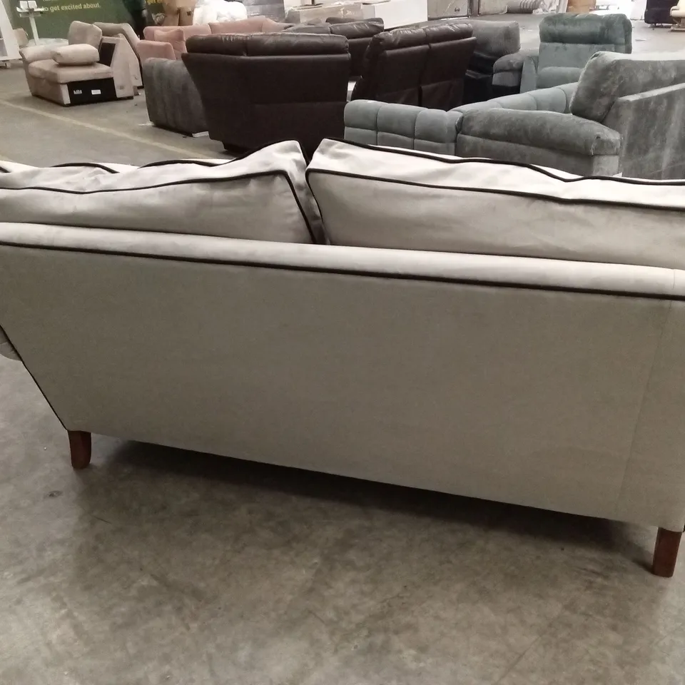 QUALITY HIGH-END DESIGNER 2 SEATER SPRUNG EDGE PLATFORM SOFA - SILVER VELVET