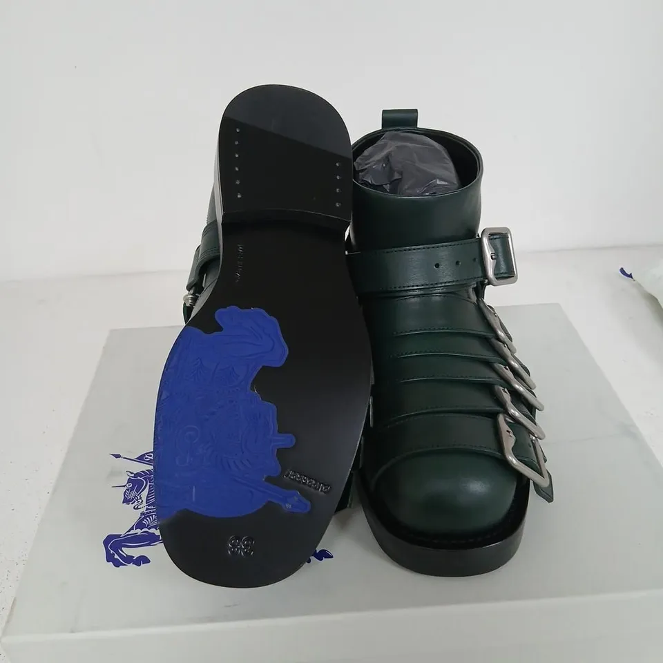 BURBERRY GREEN LEATHER HARNESS BOOTS WITH BUCKLES – UK 5 (EU 38)