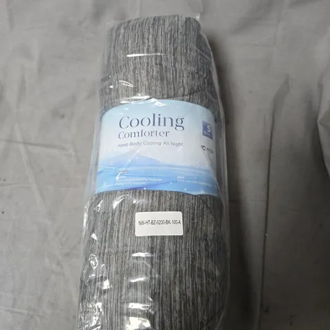 COOLING COMFORTER – GREY BEDDING BLANKET, SEALED IN PLASTIC