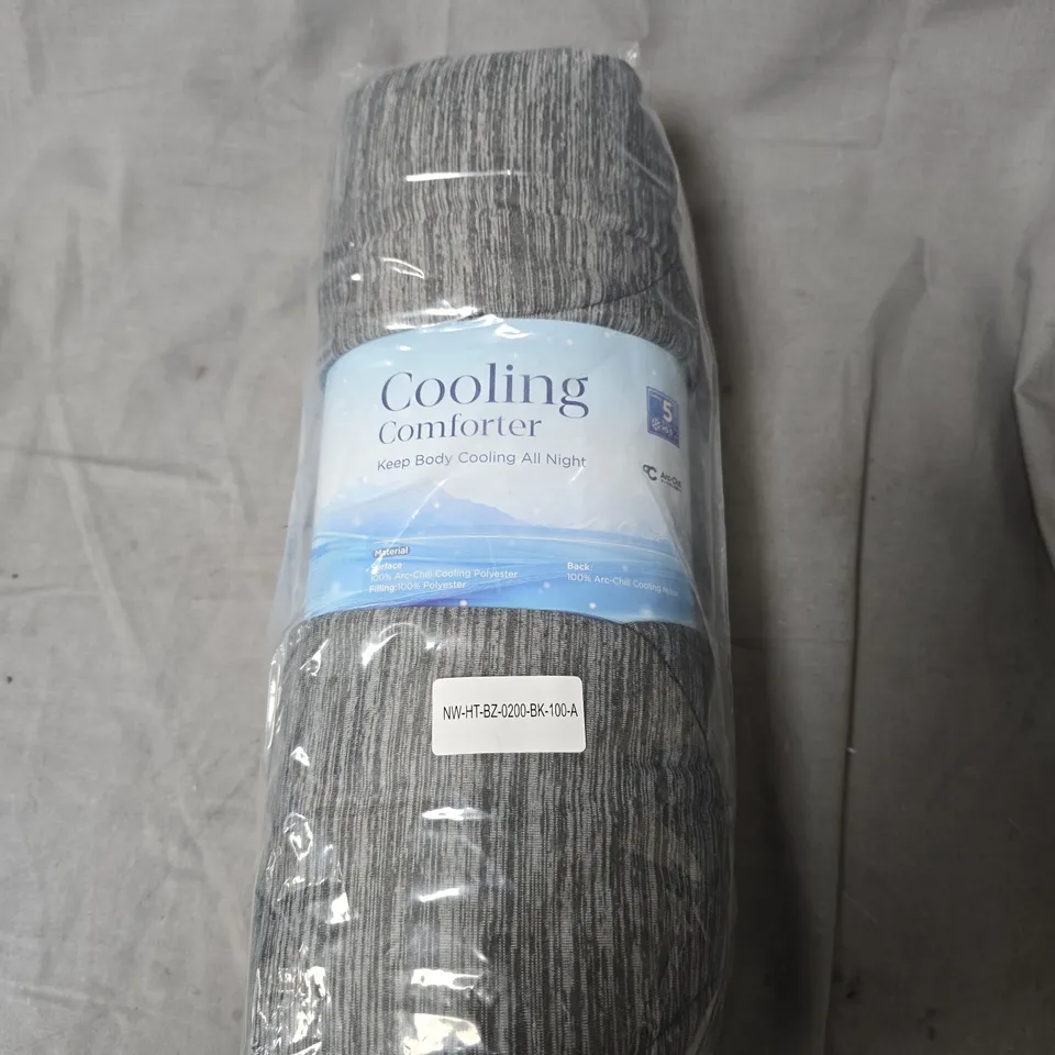 COOLING COMFORTER – GREY BEDDING BLANKET, SEALED IN PLASTIC
