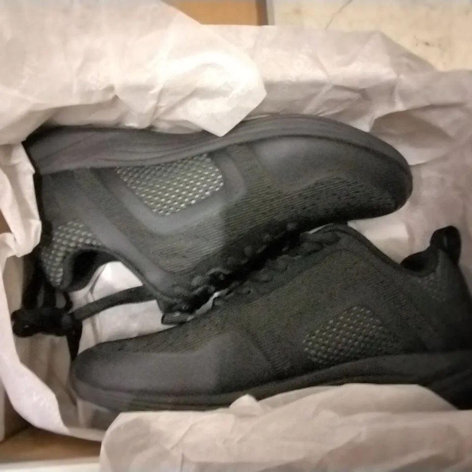 3 SHOE BOXES OF VIONIC SHOES INCLUDING BLACK JOJO OMBRE TRAINERS SIZE 3, 2 × HONOR DAYNA GREY LOAFERS SIZE 6