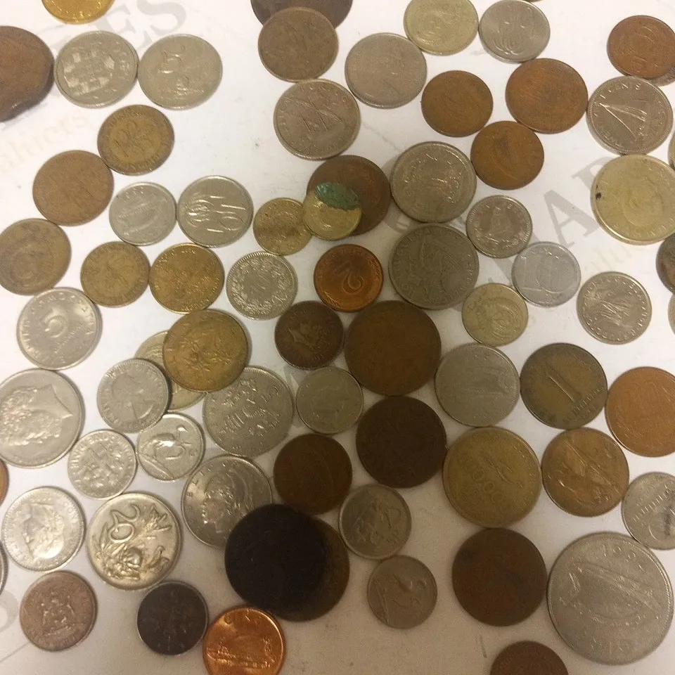 LARGE COLLECTION OF RANDOM VINTAGE WORLD COINS