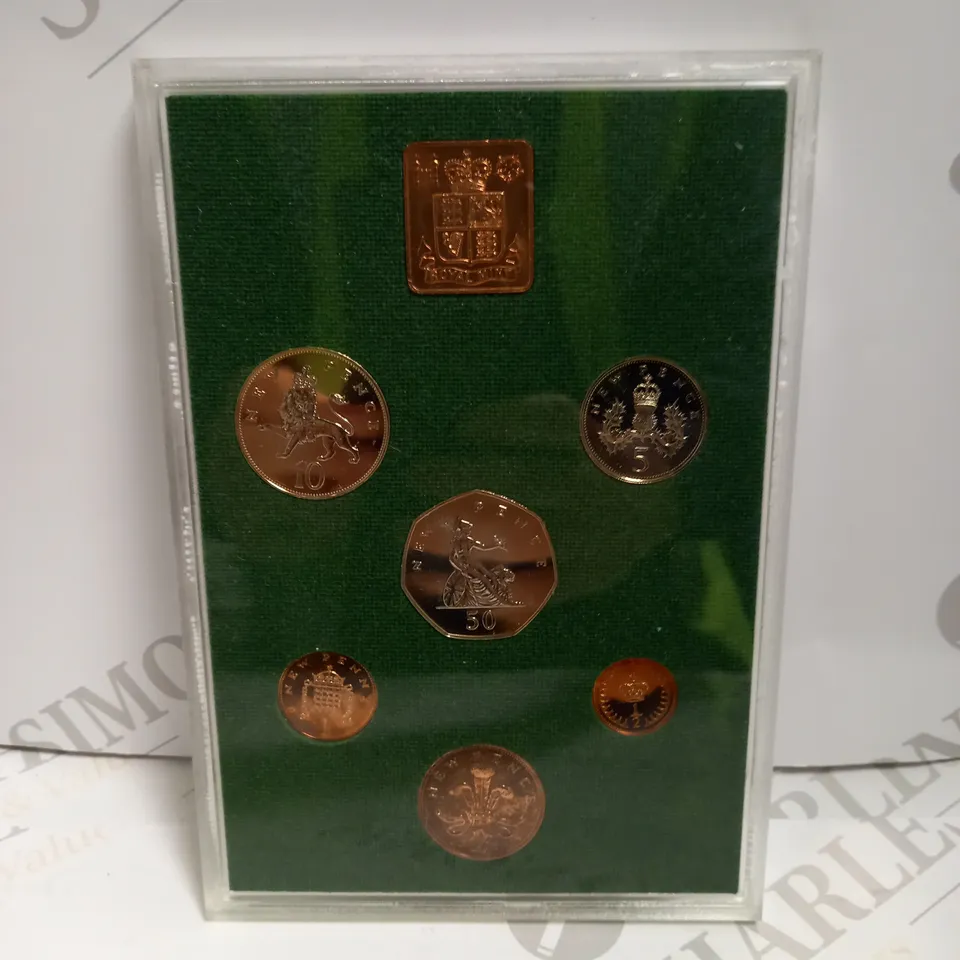 BOXED COINAGE OF GREAT BRITAIN & NORTHERN IRELAND 1975 COIN SET 