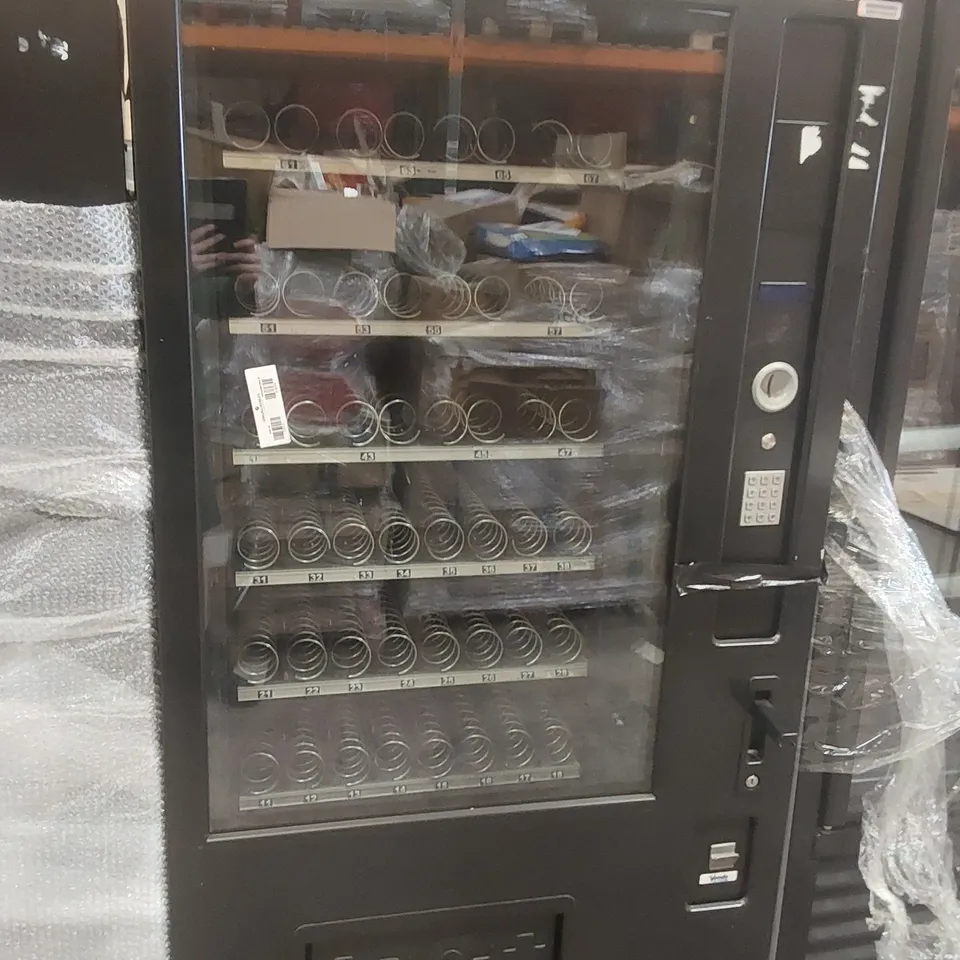 VENDO SANDEN VENDING MACHINE